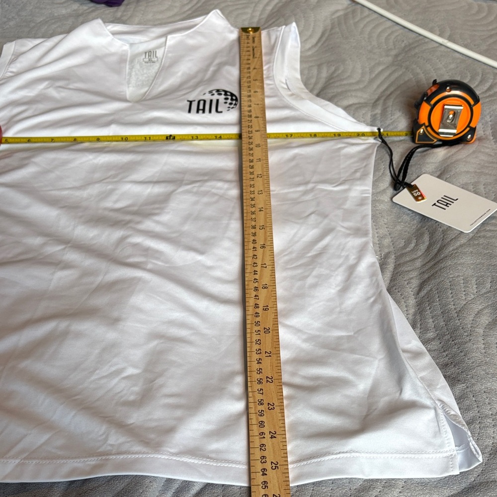 NWT TAIL White Sleeveless V-Neck Golf Top; Sz: XL - Picture 7 of 12